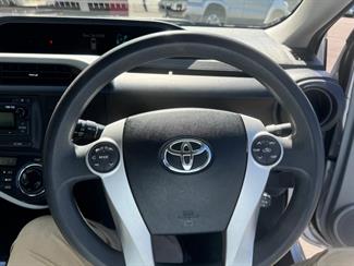 2014 Toyota Prius C - Thumbnail